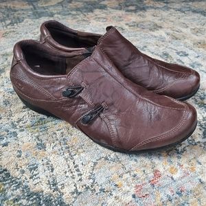 Taos Womens size 9 brown leather shoes encore flat loafer comfor shoes